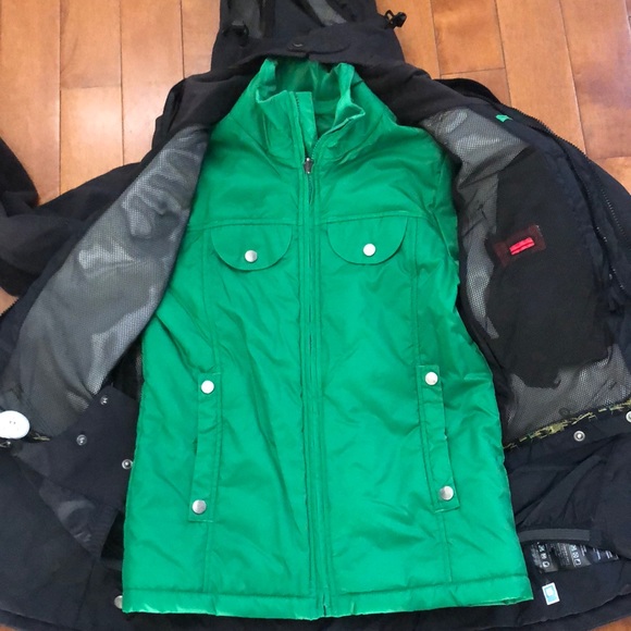Burton ski/snowboard Jacket - Picture 8 of 11
